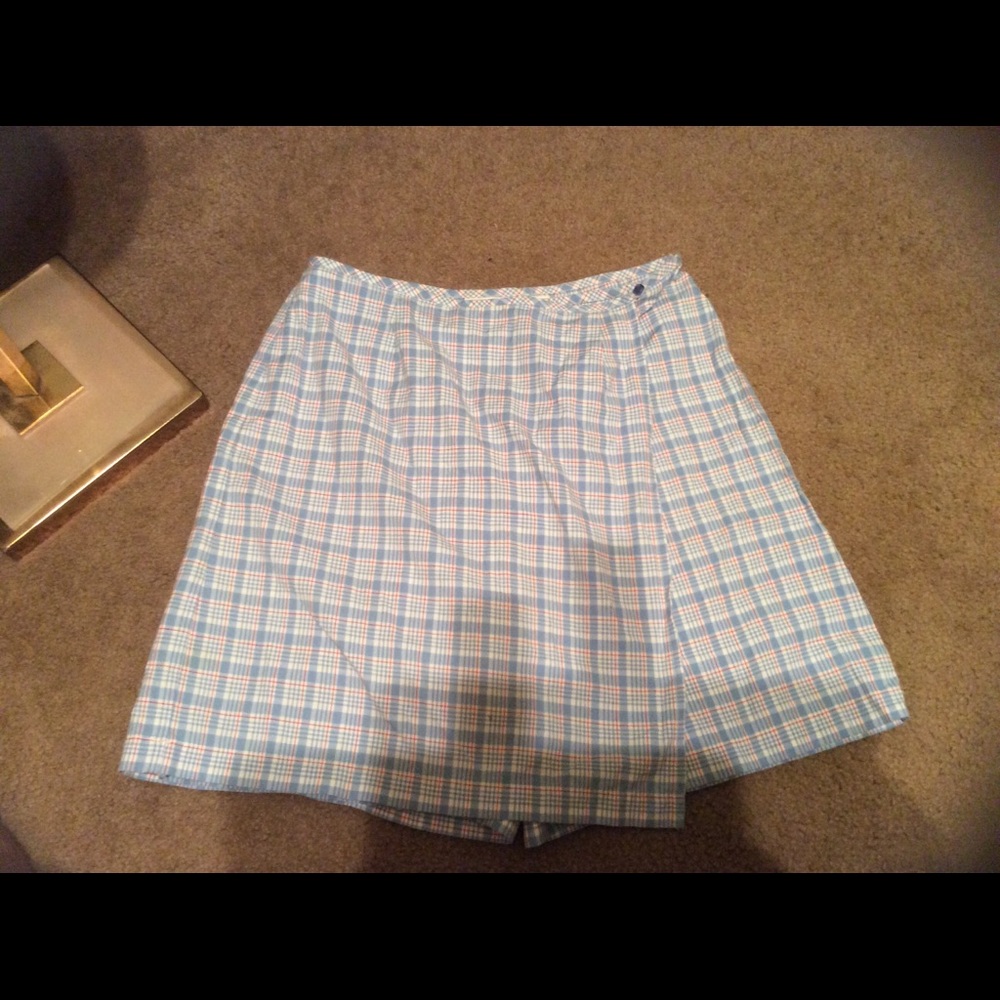 Liz Claiborne Blue and White Plaid Skort
